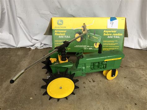 Hey Smart Gardeners and welcome back to another Three Minute Thursdays. . John deere travelling sprinkler